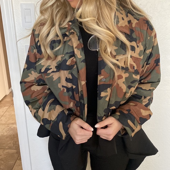 Zara Jackets & Blazers - ZARA Bomber / Puffer Jacket Army print with Orange detail